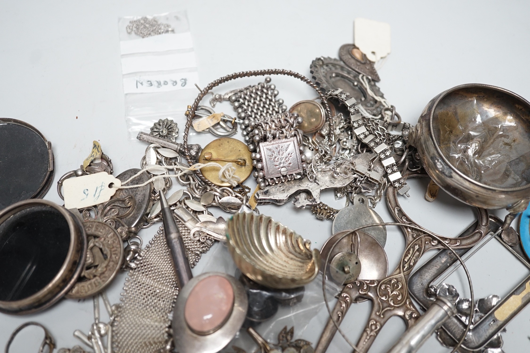 Sundry silver and jewellery items, including a Georgian salt, silver bracelet, sterling pencil, etc.